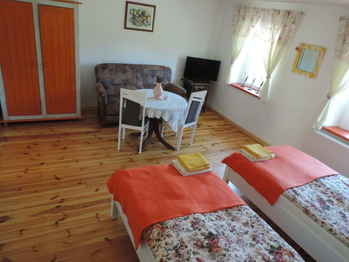 Pod Miotelka Wlen Bagian luar foto